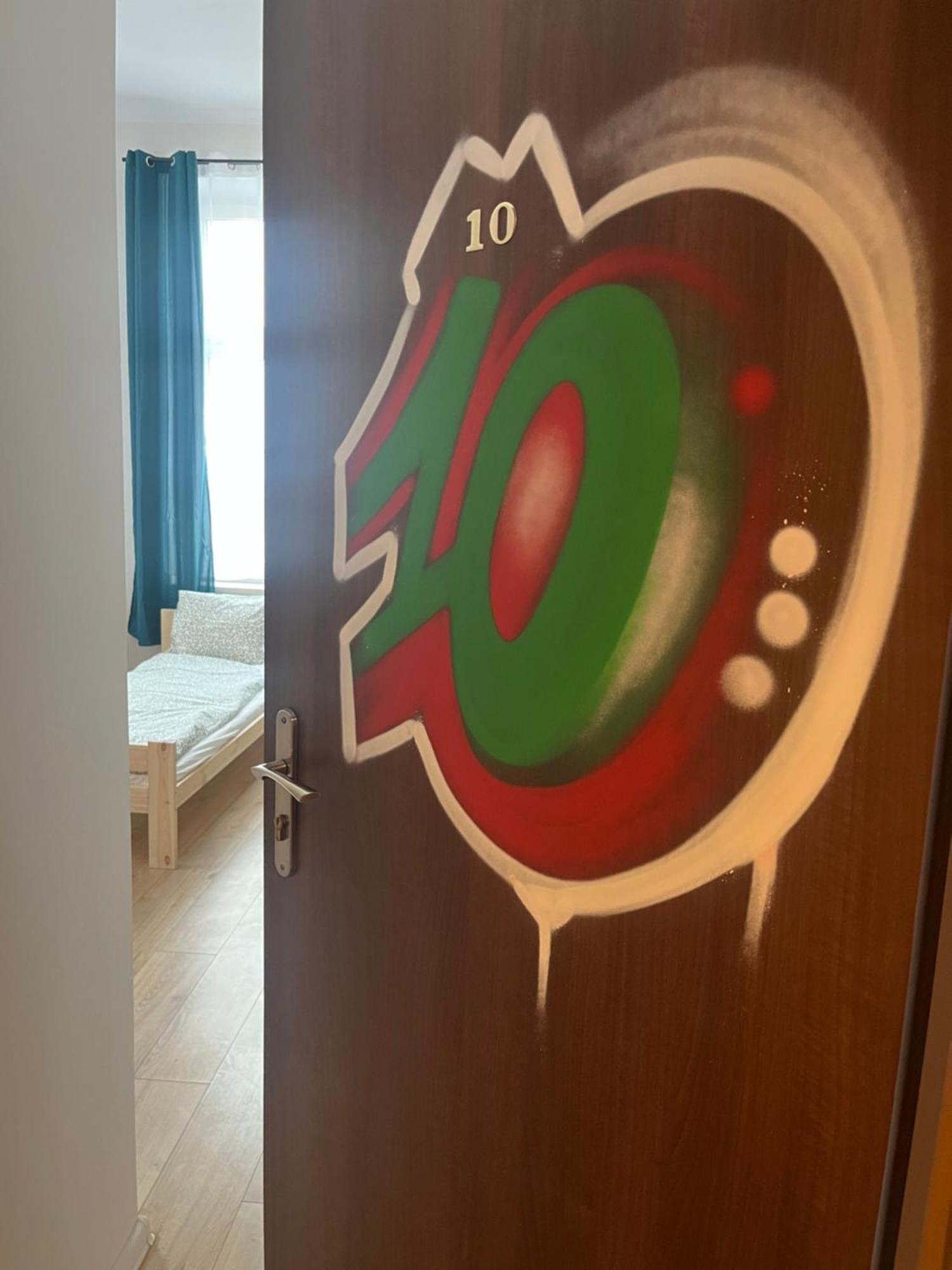 Hostel Graffiti Kraków Zewnętrze zdjęcie
